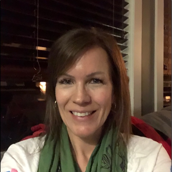 Meet your Posher, Leslie - Picture 1 of 1